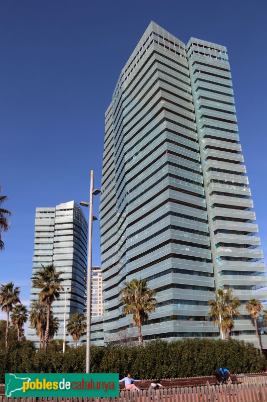 Barcelona - Edificis Illa del Mar (Foto: Albert Esteves, 2019) Barcelona - Edificis Illa del Mar