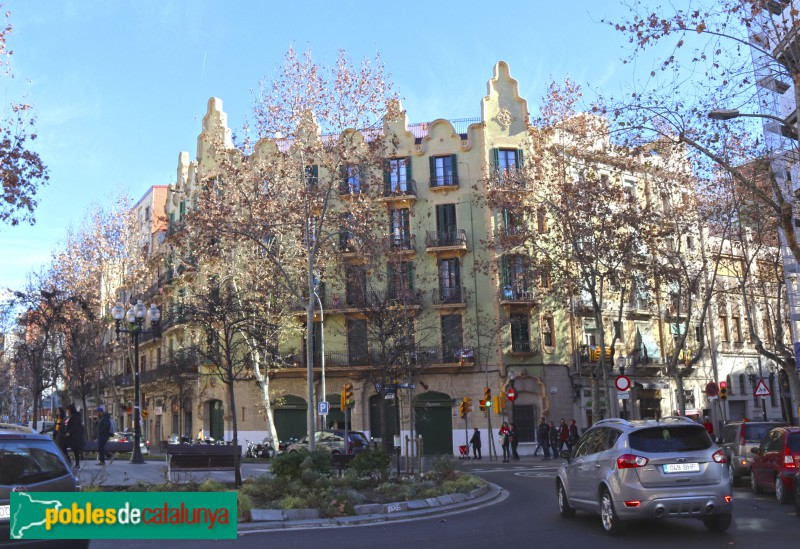 Barcelona - Rambla del Poblenou, 102 (Foto: Albert Esteves, 2019) Barcelona - Rambla del Poblenou, 102