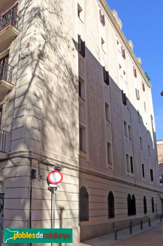 Barcelona - Rambla del Poblenou, 90-92 (Foto: Albert Esteves, 2019) Barcelona - Rambla del Poblenou, 90-92