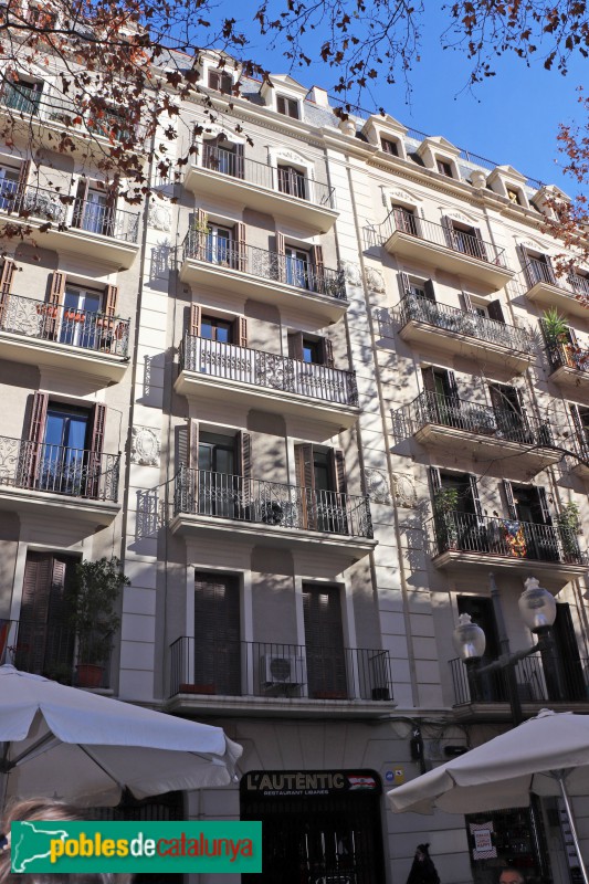 Barcelona - Rambla del Poblenou, 90-92 (Foto: Albert Esteves, 2019) Barcelona - Rambla del Poblenou, 90-92