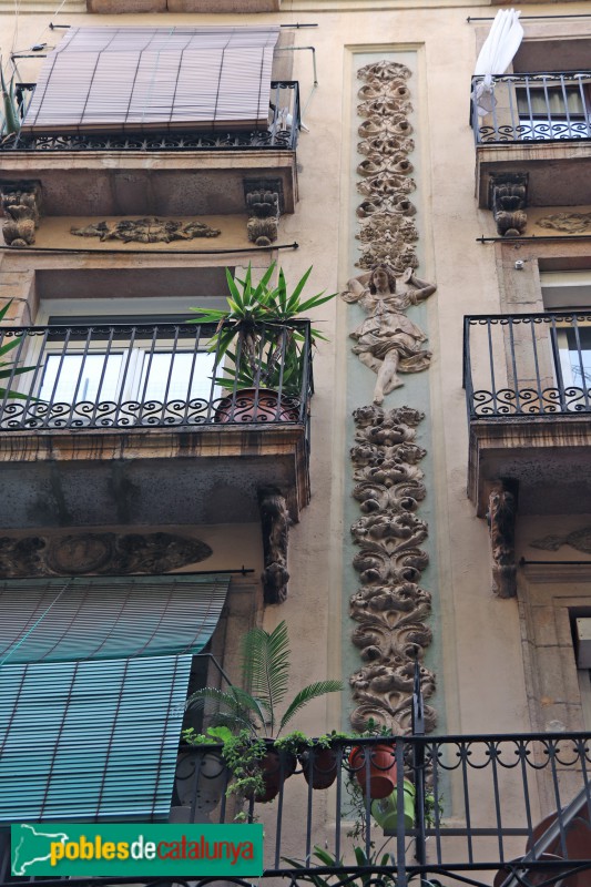 Barcelona - Joaquín Costa, 19 (Foto: Albert Esteves, 2019) Barcelona - Joaquín Costa, 19