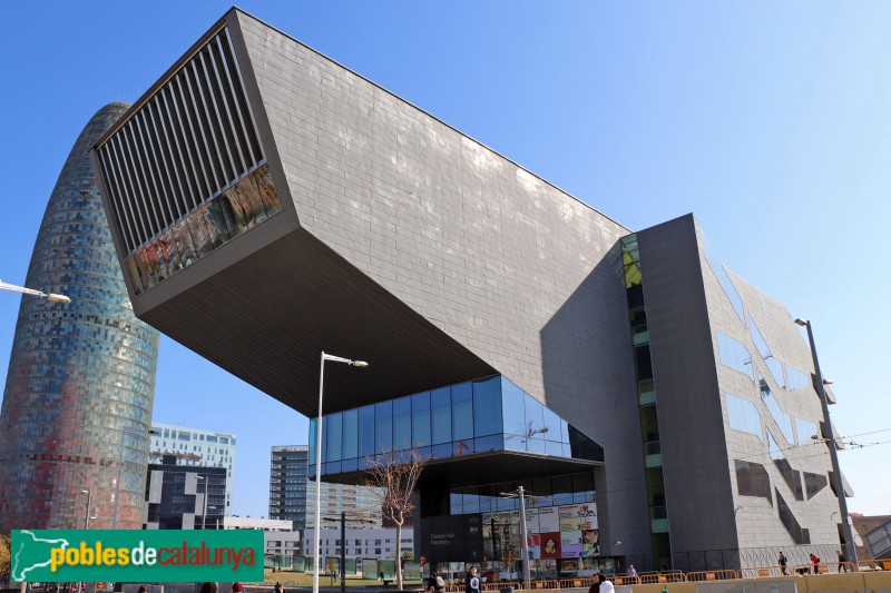 Barcelona - Disseny Hub Barcelona (Foto: Albert Esteves, 2019) Barcelona - Disseny Hub Barcelona