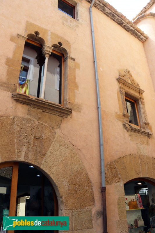 La Bisbal d'Empordà - Casa Caramany