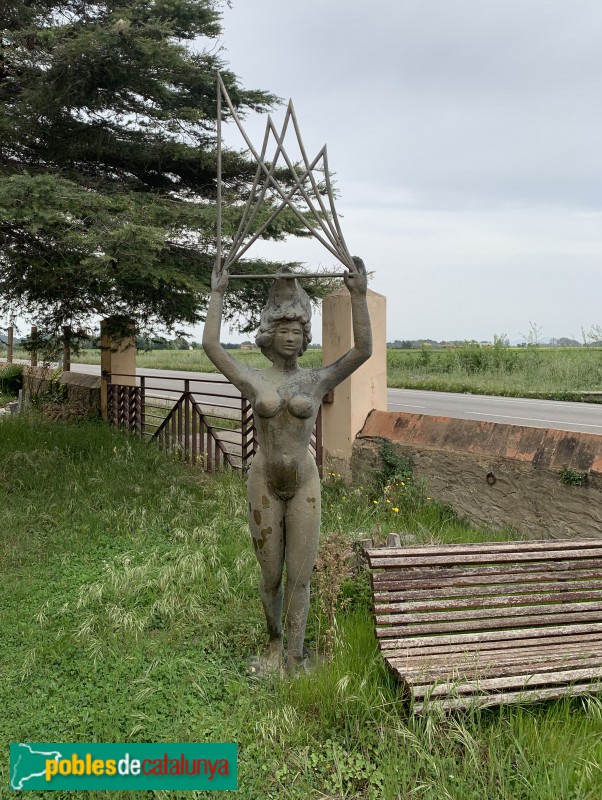 La Bisbal d'Empordà - Molí de la Torre, escultura de Joan Abras