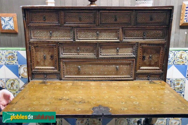 Museu de l'Enrajolada - Arquimesa mudèjar, oberta, del segle XVI (Foto: Albert Esteves, 2019) Museu de l'Enrajolada - Arquimesa mudèjar, oberta, del segle XVI