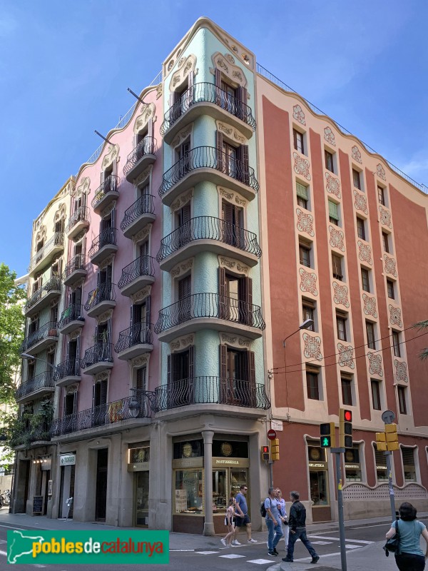 Barcelona - Gran de Gràcia, 262-264 (Foto: Albert Esteves, 2019) Barcelona - Gran de Gràcia, 262-264