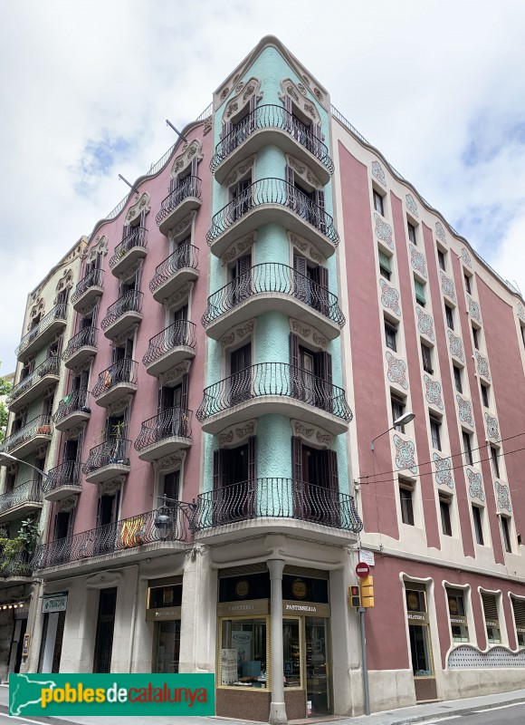 Barcelona - Gran de Gràcia, 262-264 (Foto: Albert Esteves, 2019) Barcelona - Gran de Gràcia, 262-264