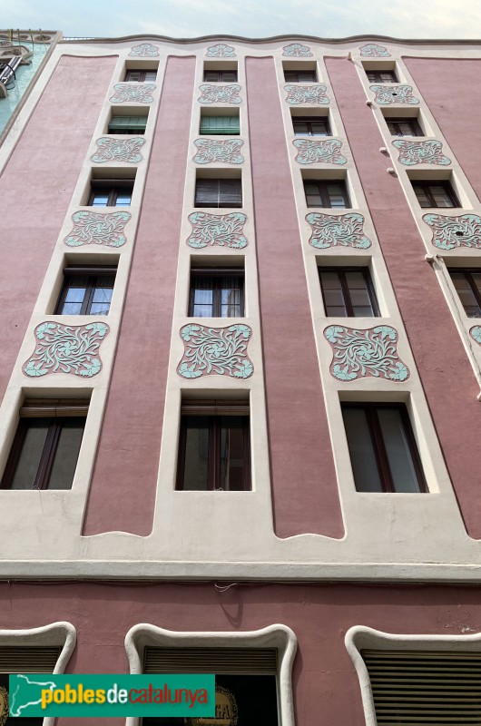 Barcelona - Gran de Gràcia, 262-264 (Foto: Albert Esteves, 2019) Barcelona - Gran de Gràcia, 262-264