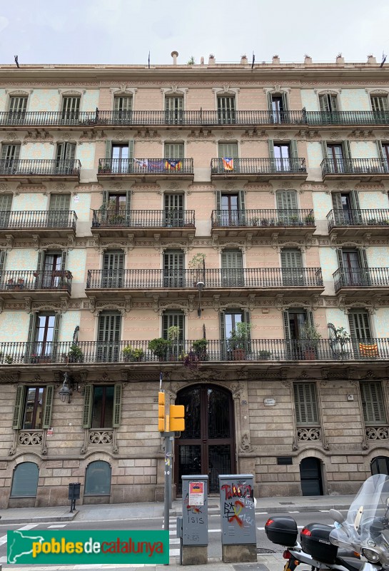 Barcelona - Gran de Gràcia, 227-229 (Foto: Albert Esteves, 2019) Barcelona - Gran de Gràcia, 227-229
