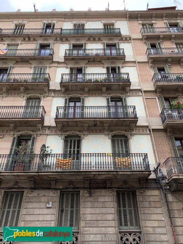 Barcelona - Gran de Gràcia, 227-229 (Foto: Albert Esteves, 2019) Barcelona - Gran de Gràcia, 227-229