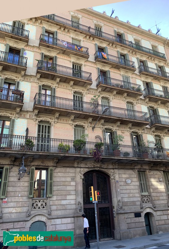 Barcelona - Gran de Gràcia, 227-229 (Foto: Albert Esteves, 2019) Barcelona - Gran de Gràcia, 227-229