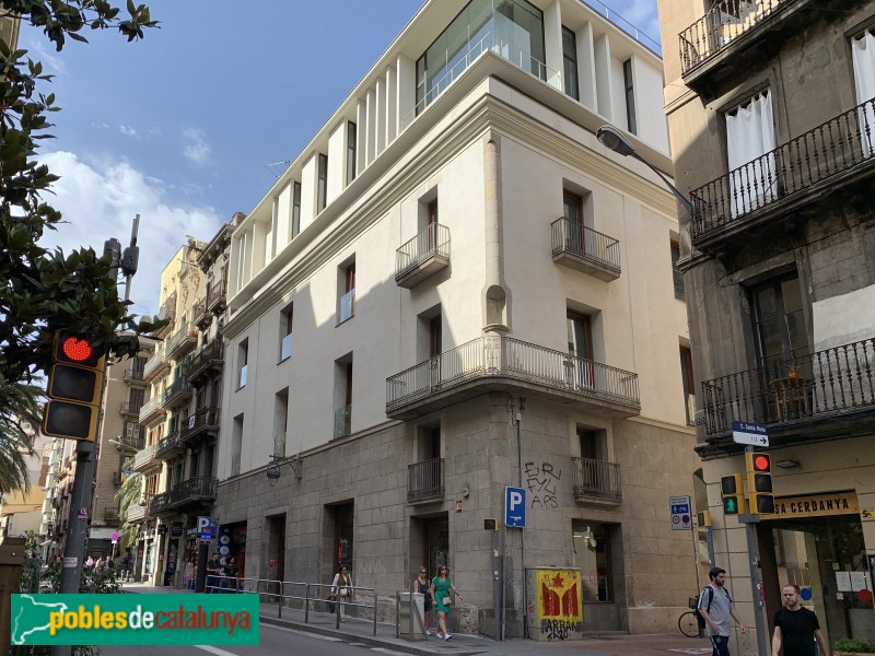 Barcelona - Casa del Baró de la Barre (Gran de Gràcia, 190-192) (Foto: Albert Esteves, 2019) Barcelona - Casa del Baró de la Barre (Gran de Gràcia, 190-192)