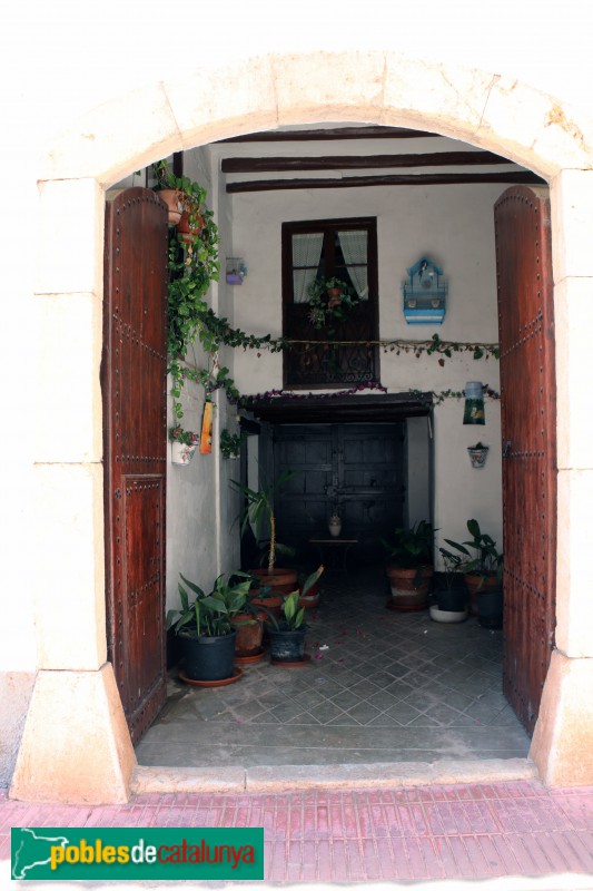 Salomó - Carrer Major (Foto: Albert Esteves, 2019) Salomó - Carrer Major