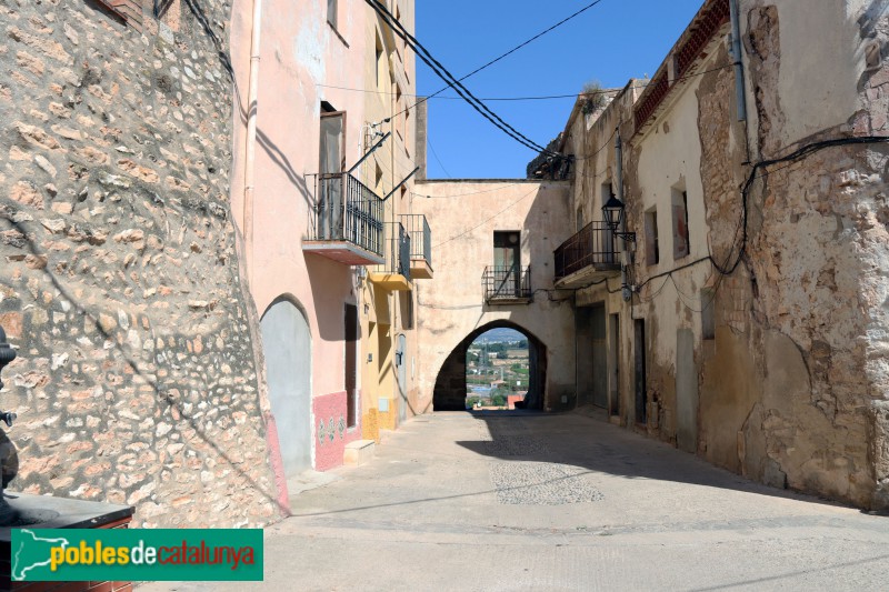 Puigpelat - Portal de la Vila, des de l'interior (Foto: Albert Esteves, 2019) Puigpelat - Portal de la Vila, des de l'interior