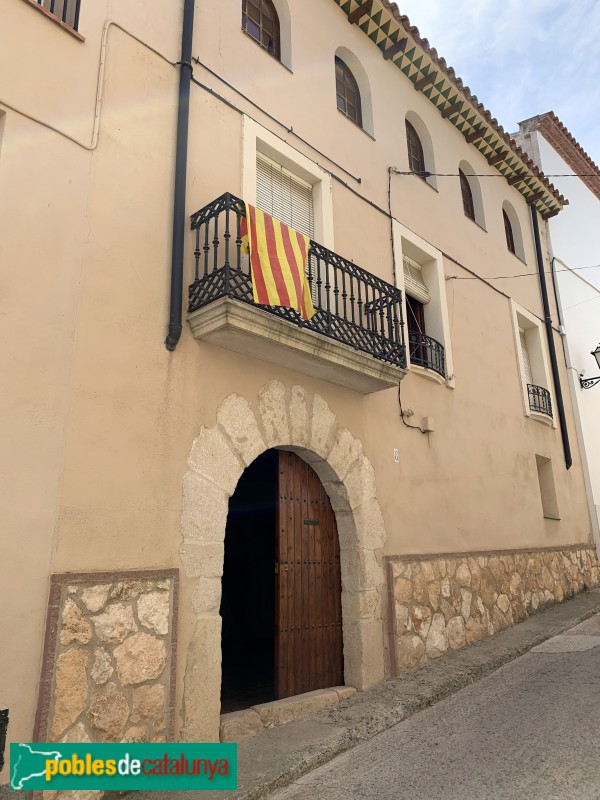 Nulles - Carrer de la Font (Foto: Albert Esteves, 2019) Nulles - Carrer de la Font