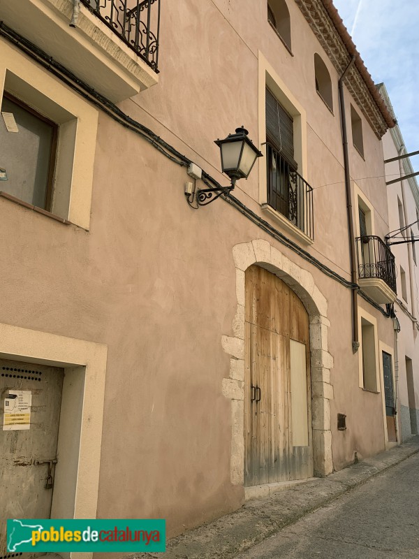 Nulles - Carrer de la Font (Foto: Albert Esteves, 2019) Nulles - Carrer de la Font