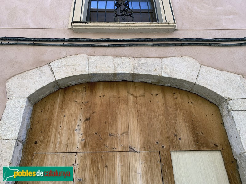 Nulles - Carrer de la Font (Foto: Albert Esteves, 2019) Nulles - Carrer de la Font