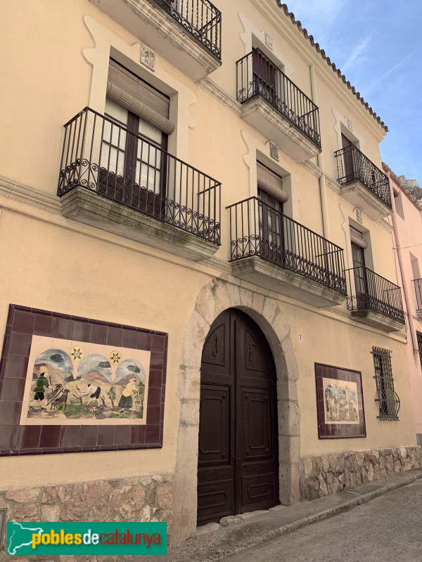 Nulles - Carrer Major (Foto: Albert Esteves, 2019) Nulles - Carrer Major