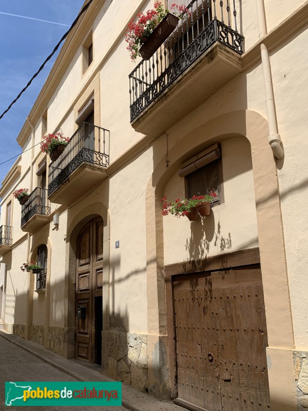 Nulles - Carrer Major (Foto: Albert Esteves, 2019) Nulles - Carrer Major