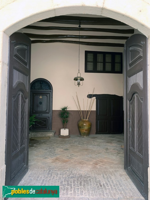 Nulles - Carrer Major (Foto: Albert Esteves, 2019) Nulles - Carrer Major