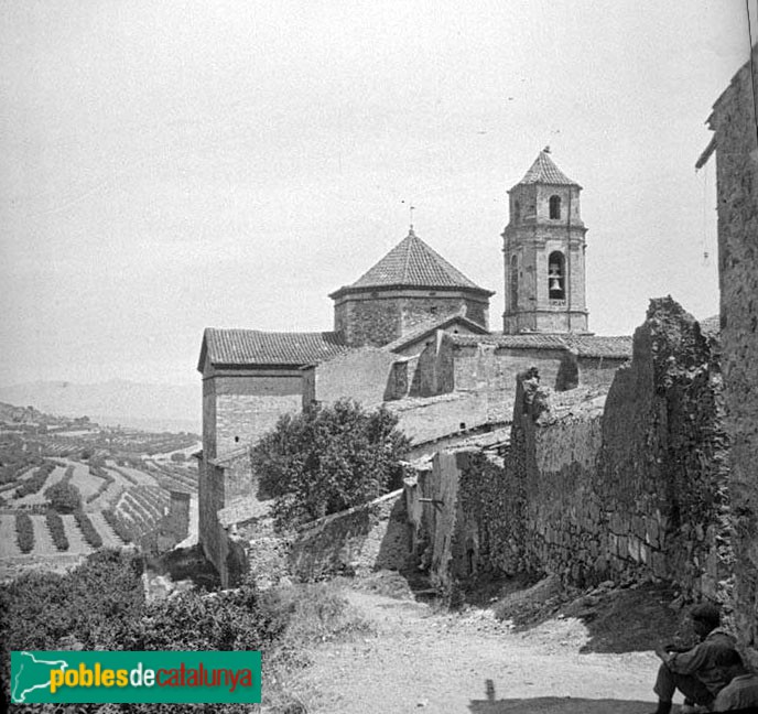 Figuerola del Camp - Església de Sant Jaume (Foto: <i>Francesc Blasi -Arxiu Centre Excursionista de Catalunya-</i>, 1924) Figuerola del Camp - Església de Sant Jaume
