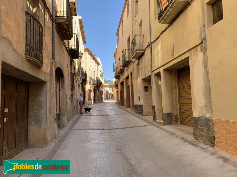 El Pla de Santa Maria - Carrer Major (Foto: Albert Esteves, 2019) El Pla de Santa Maria - Carrer Major