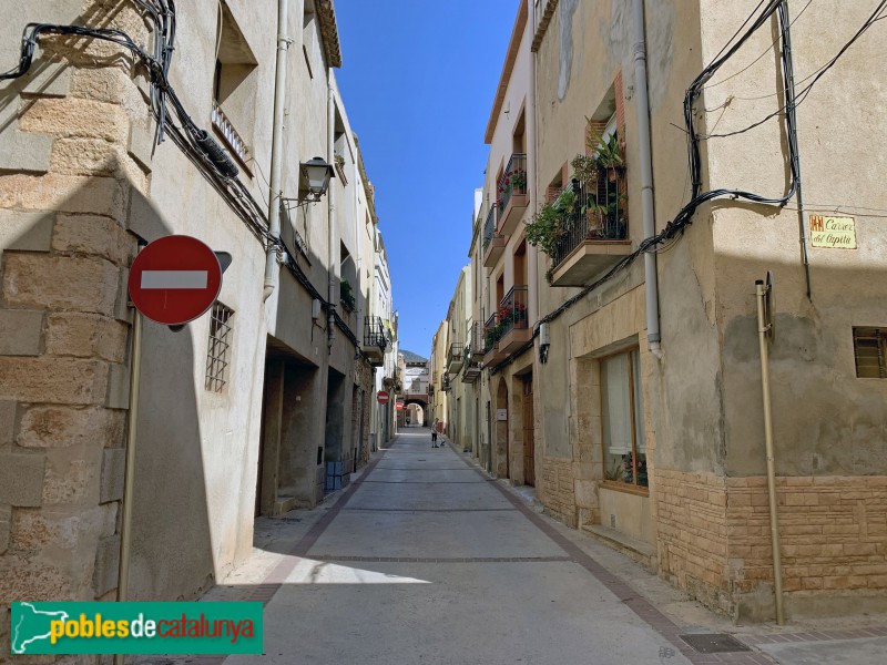 El Pla de Santa Maria - Carrer Major (Foto: Albert Esteves, 2019) El Pla de Santa Maria - Carrer Major