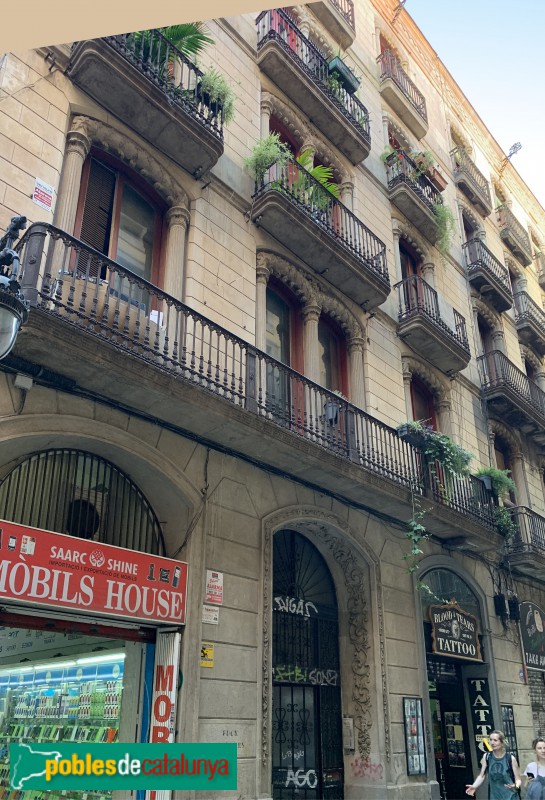 Barcelona - Sant Pau, 28-30 (Foto: Albert Esteves, 2019) Barcelona - Sant Pau, 28-30