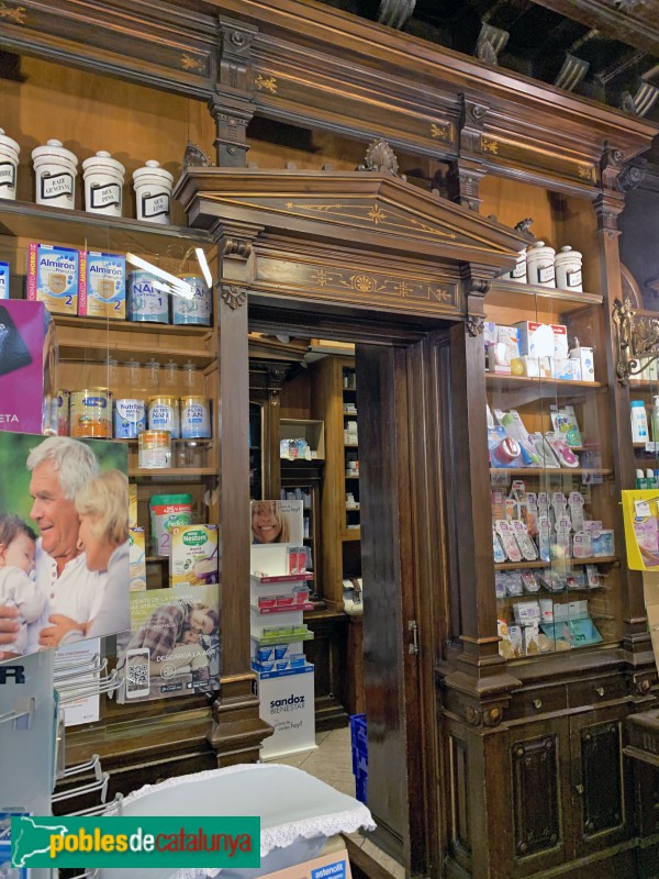 Valls - Farmàcia Viscasillas (Foto: Albert Esteves, 2019) Valls - Farmàcia Viscasillas