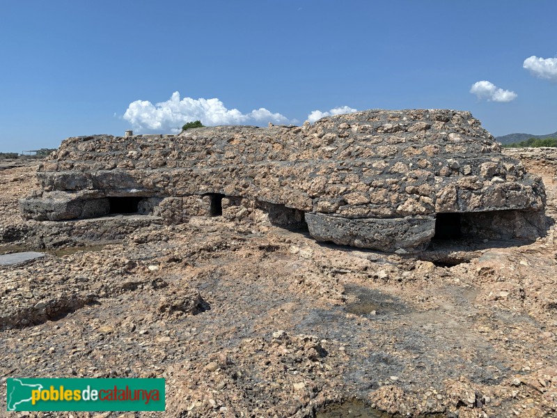 L'Ametlla de Mar - Niu de metralladores de Sant Jordi (Foto: Albert Esteves, 2019) L'Ametlla de Mar - Niu de metralladores de Sant Jordi
