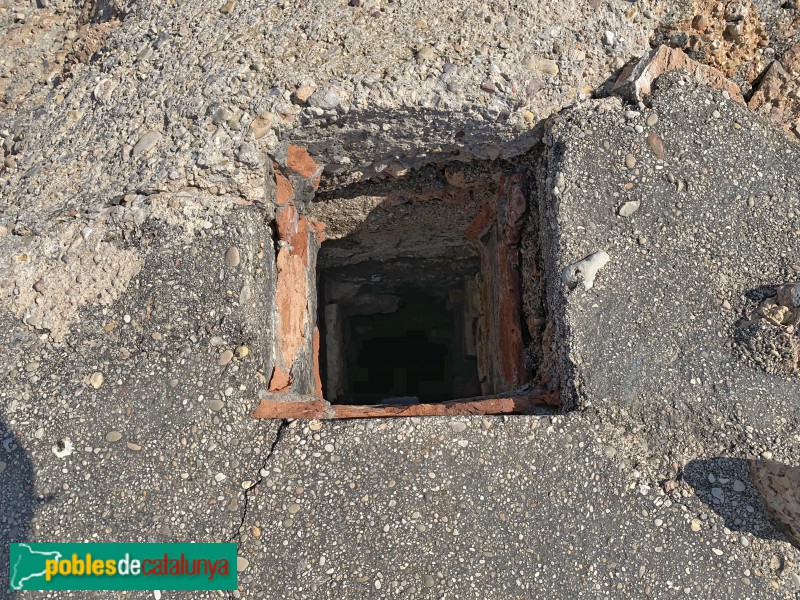L'Ametlla de Mar - Niu de metralladores de Sant Jordi (Foto: Albert Esteves, 2019) L'Ametlla de Mar - Niu de metralladores de Sant Jordi