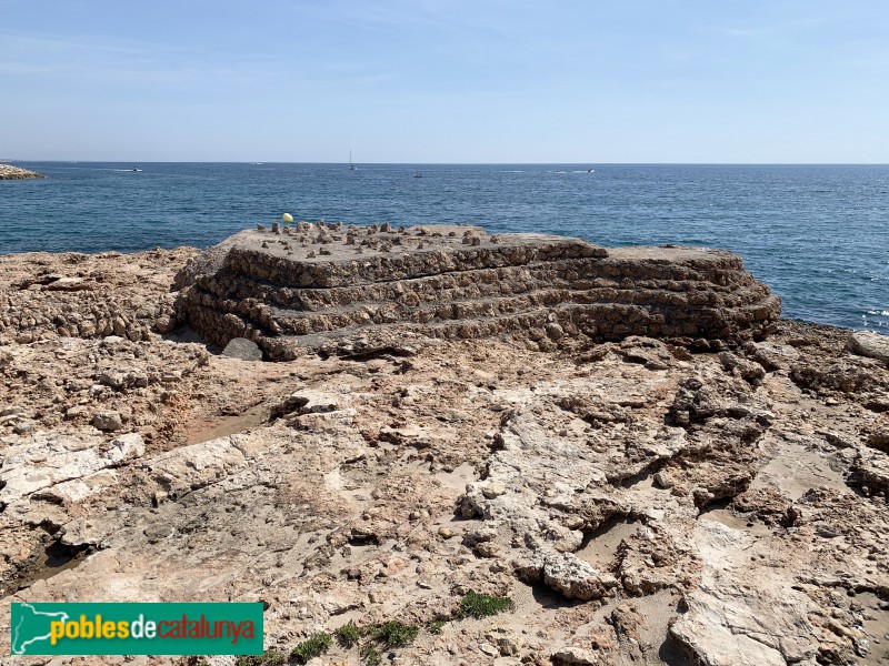 L'Ametlla de Mar - Niu de metralladores de Sant Jordi (Foto: Albert Esteves, 2019) L'Ametlla de Mar - Niu de metralladores de Sant Jordi