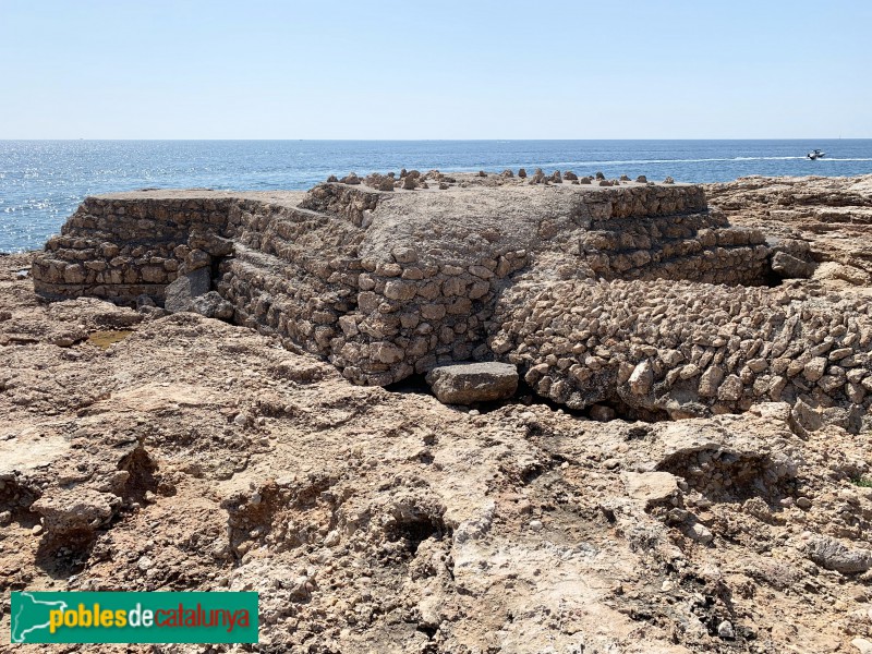 L'Ametlla de Mar - Niu de metralladores de Sant Jordi (Foto: Albert Esteves, 2019) L'Ametlla de Mar - Niu de metralladores de Sant Jordi