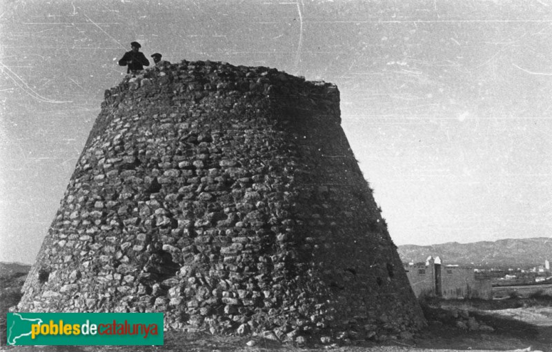 L'Aldea - Torre de l'Ermita, abans de la reconstrucció (Foto: Antoni Gallardo -Arxiu fotogràfic C.E.C.-, 1936) L'Aldea - Torre de l'Ermita, abans de la reconstrucció