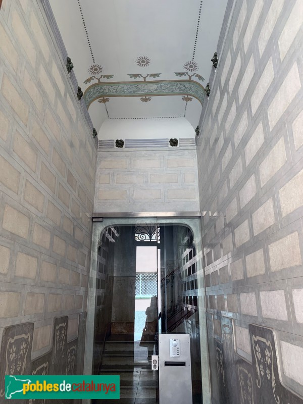 Valls - Ca Cartanyà-Benet, vestíbul (Foto: Albert Esteves, 2019) Valls - Ca Cartanyà-Benet, vestíbul