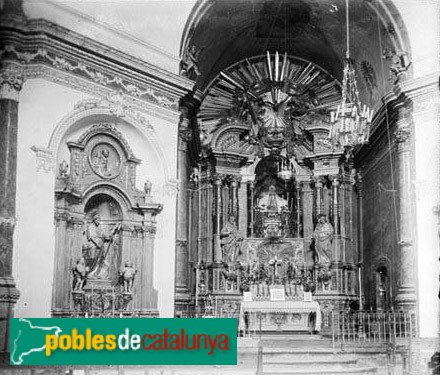 Alcover - Ermita del Remei. Retaule destruït (Foto: <i>Marcel·lí Gausachs -Arxiu Fotogràfic Centre Excursionista de Catalunya</i>, c1920) Alcover - Ermita del Remei. Retaule destruït