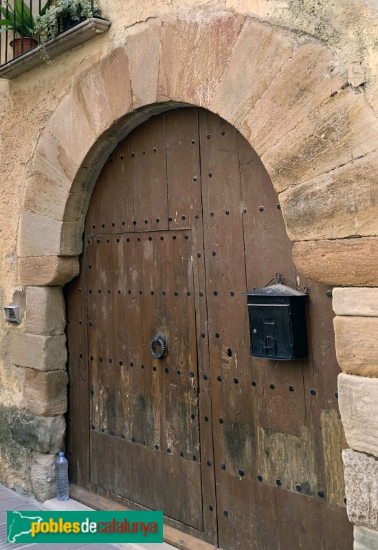 Alcover - Portal de Ca la Senyora Gran (Foto: Albert Esteves, 2019) Alcover - Portal de Ca la Senyora Gran