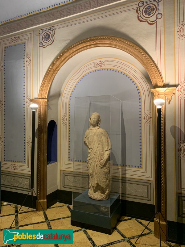 Alcover - Museu Municipal. Escultura gòtica de Sant Miquel (Foto: Albert Esteves, 2019) Alcover - Museu Municipal. Escultura gòtica de Sant Miquel
