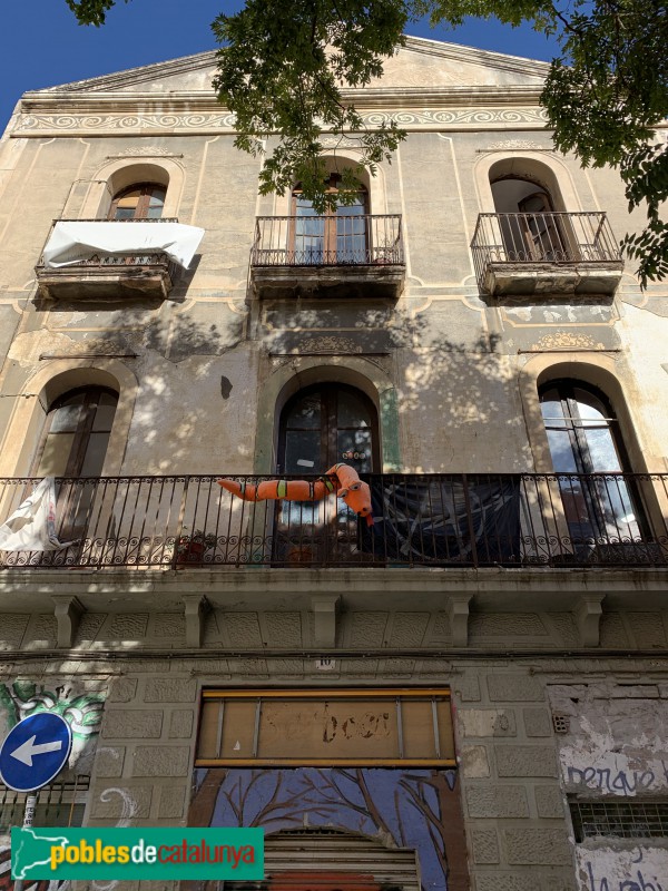 Barcelona - Can Barbosa. Abans de la restauració (Foto: Albert Esteves, 2019) Barcelona - Can Barbosa. Abans de la restauració