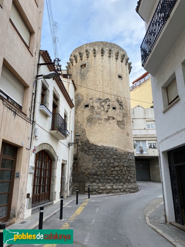 Arenys de Mar - Torre d'en Llobet (Foto: Albert Esteves, 2019) Arenys de Mar - Torre d'en Llobet