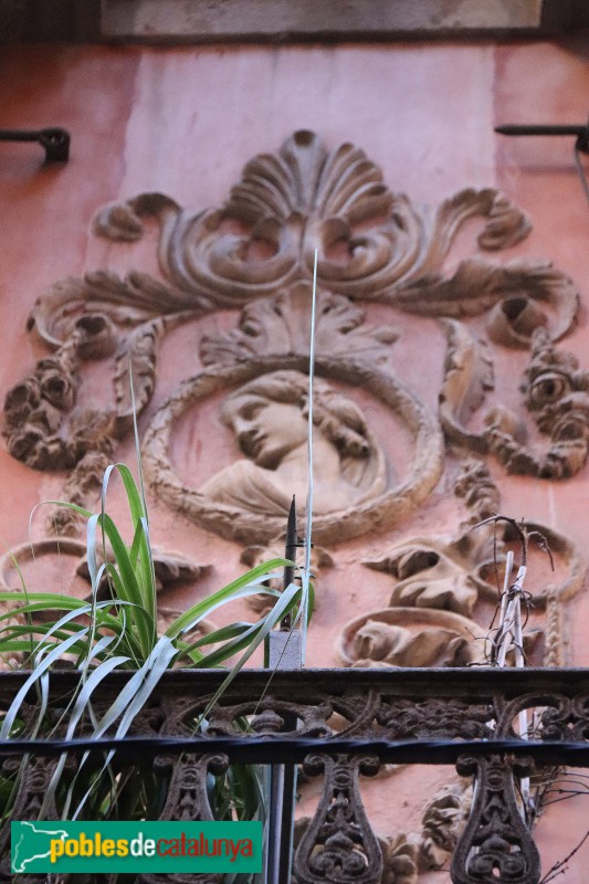 Barcelona - Call, 8 (Foto: Albert Esteves, 2019) Barcelona - Call, 8