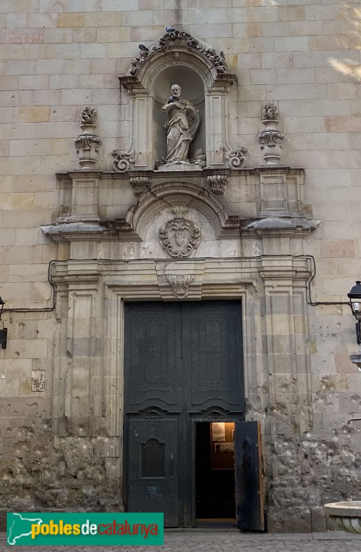 Barcelona - Església de Sant Felip Neri, portada (Foto: Albert Esteves, 2019) Barcelona - Església de Sant Felip Neri, portada