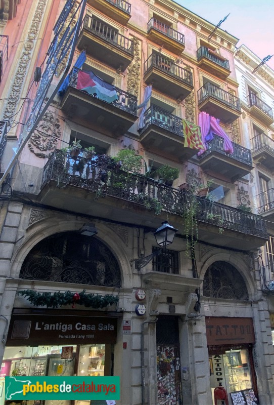 Barcelona - Call, 8 (Foto: Albert Esteves, 2019) Barcelona - Call, 8