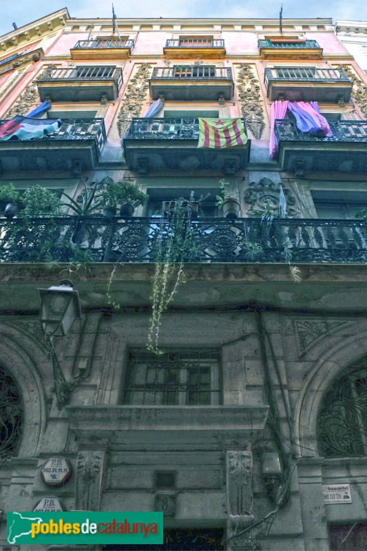 Barcelona - Call, 8 (Foto: Albert Esteves, 2019) Barcelona - Call, 8