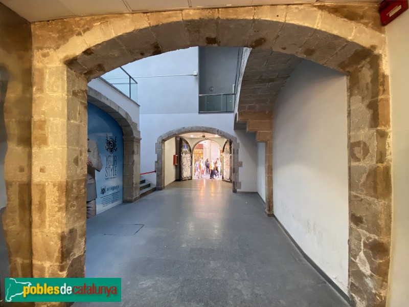 Barcelona - Pi, 11. Interior (Foto: Albert Esteves, 2019) Barcelona - Pi, 11. Interior