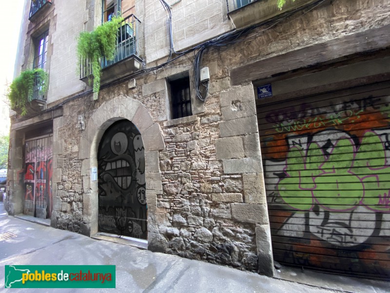 Barcelona - Hostal d'en Sol, 3-5 (Foto: Albert Esteves, 2019) Barcelona - Hostal d'en Sol, 3-5