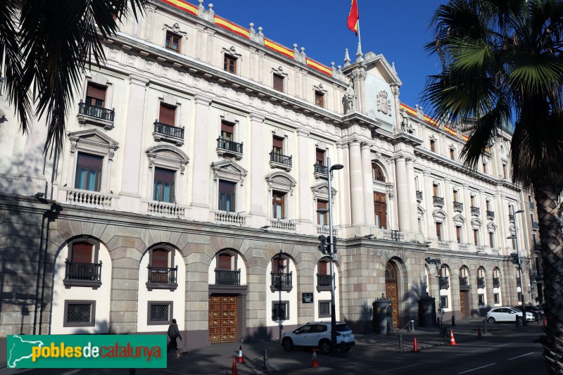 Barcelona - Antic Convent de la Mercè, façana del passeig Colom (Foto: Albert Esteves, 2020) Barcelona - Antic Convent de la Mercè, façana del passeig Colom