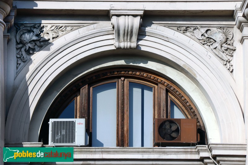 Barcelona - Antic Convent de la Mercè, façana del passeig Colom (Foto: Albert Esteves, 2020) Barcelona - Antic Convent de la Mercè, façana del passeig Colom