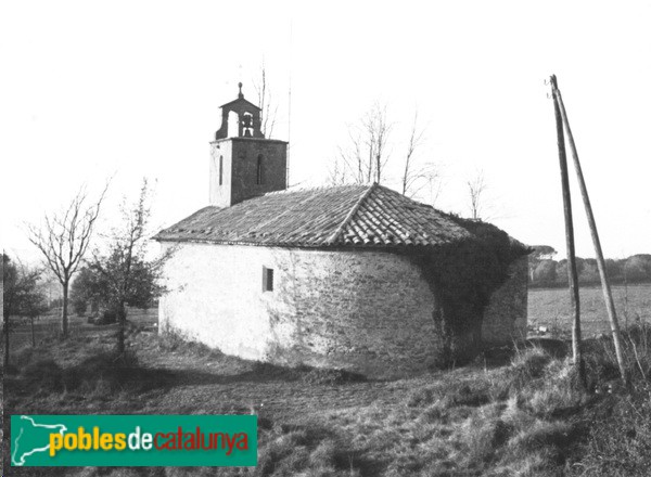 Folgueroles - Ermita La Damunt (Foto: <i>Carme Torrents - Generalitat de Catalunya. Patrimoni.gencat.cat</i>, 1985) Folgueroles - Ermita La Damunt