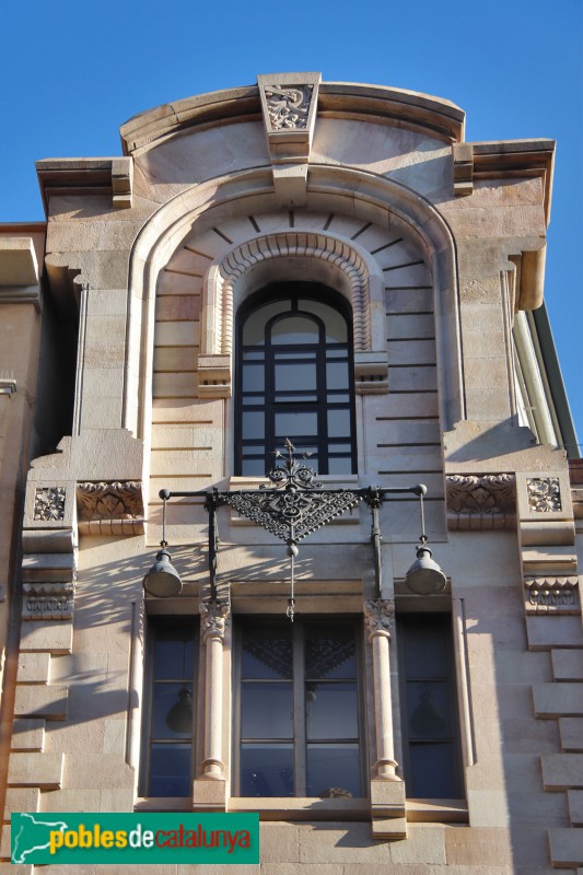 Barcelona - Edifici de Catalana de Gas (Foto: Albert Esteves, 2020) Barcelona - Edifici de Catalana de Gas